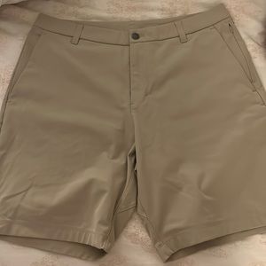 MENS LULULEMON COMMISSION SHORT 9”
